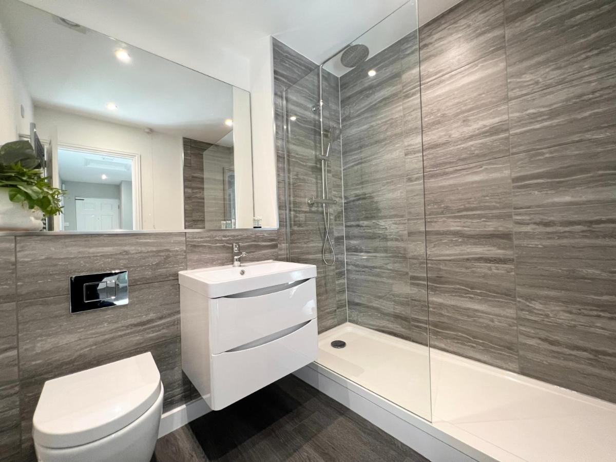 Urban Living'S The Hopkins, Beautiful City Apartment With Private Parking オックスフォード エクステリア 写真