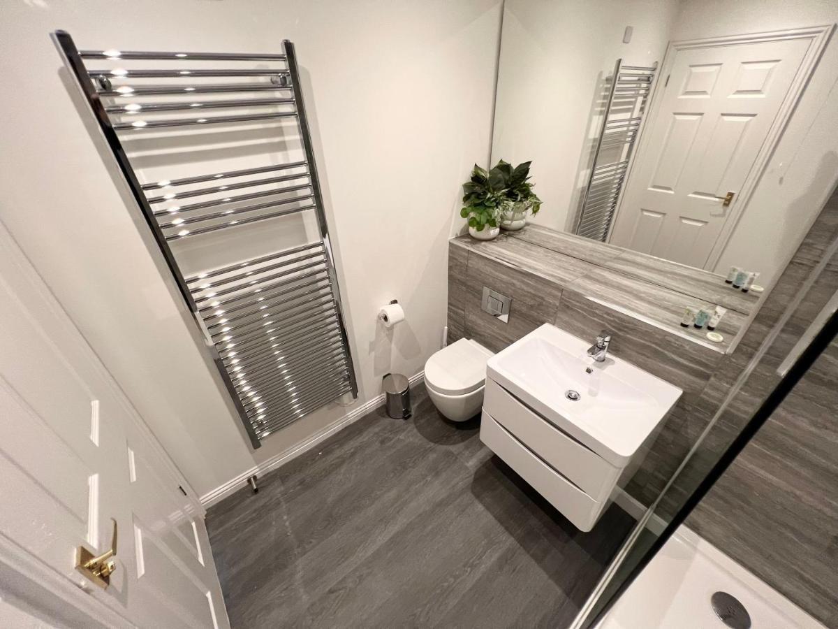 Urban Living'S The Hopkins, Beautiful City Apartment With Private Parking オックスフォード エクステリア 写真